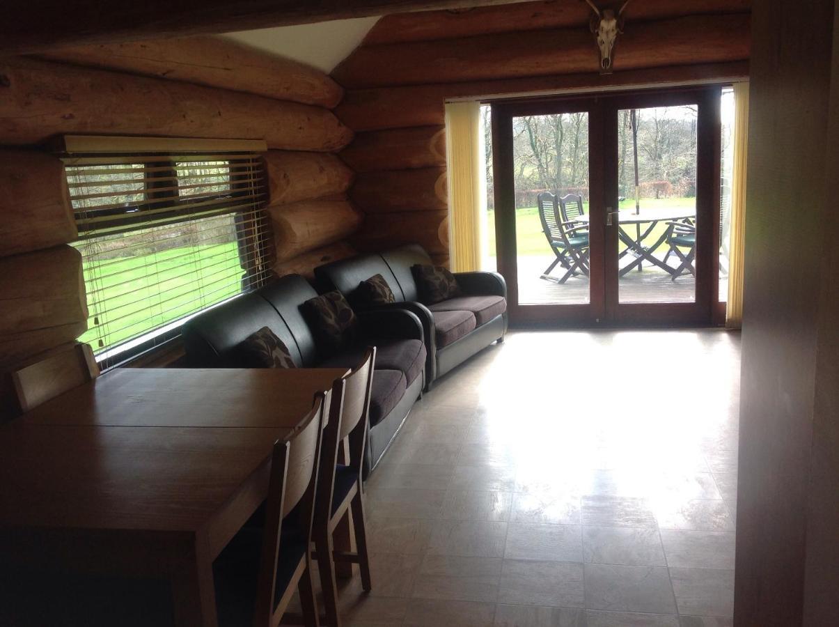 Lyne View, Log Lodge